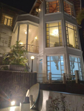 Villa Mystique